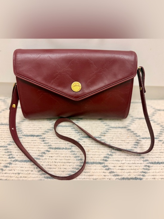 Longchamp Handbags - LONGCHAMP Vintage 80’s Rare Burgundy Embossed Horse Leather Crossbody Clutch